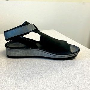 Naot sandal. Size 38 (ladies 7). Like new. Only worn 3 times.